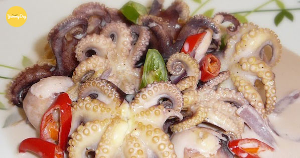 Hấp bạch tuộc với nước dừa