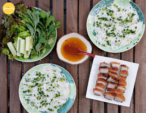 Bánh hỏi heo quay buổi ăn sáng lí tưởng cho cả gia đình