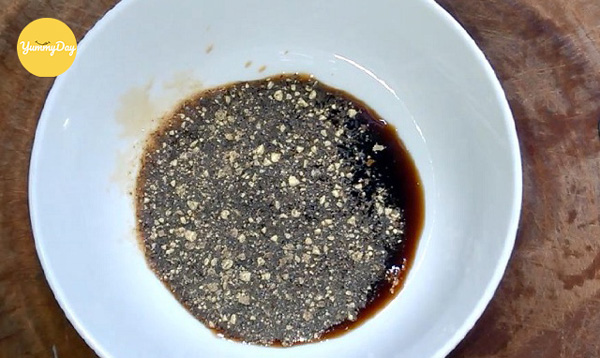 Làm nước sốt kho thịt