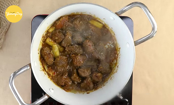 Ninh thịt cho thịt bò mềm