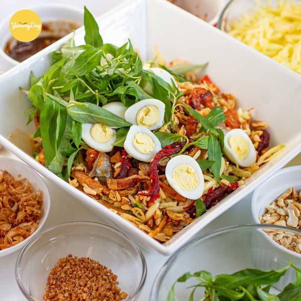 Bánh tráng trộn ngon cần nước sốt thần thánh