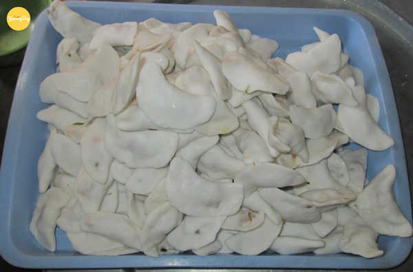 Bánh xong rồi, chuẩn bị luộc bánh thôi