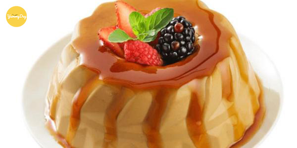 Bánh flan có thể ăn kèm với trái cây