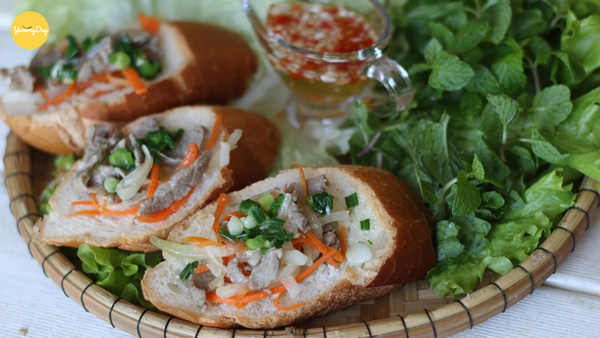 Bánh mì hấp thịt băm siêu ngon siêu hấp dẫn
