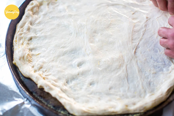 Tạo hình đế bánh pizza