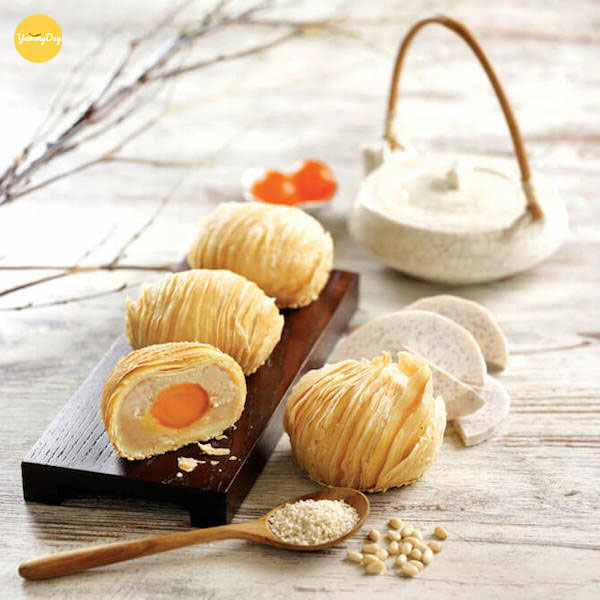 Miếng bánh trung thu ngàn lớp cho buổi trà chiều