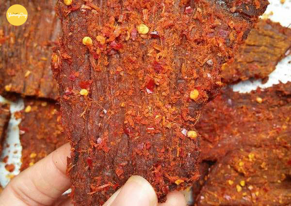 Món khô bò từ thịt heo dạng miếng đã hoàn thành