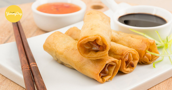 Bắt tay vào làm chả giò ngon giòn rụm