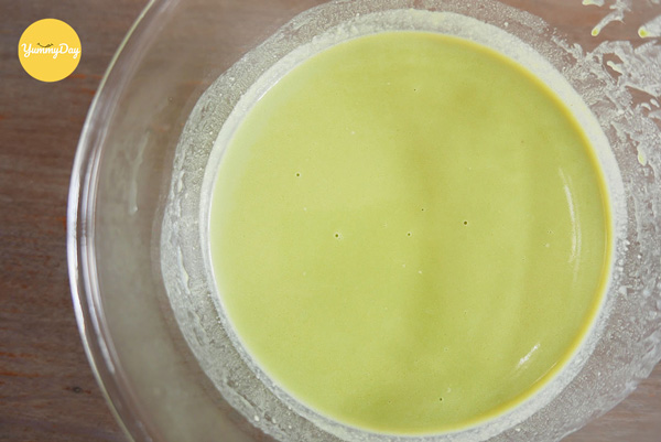 Hoàn thành hỗn hợp bột bánh crepe