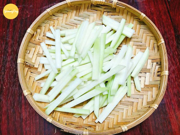 Xắt đu đủ thành sợi