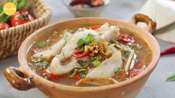 Bắt tay vào làm lẩu cá diêu hồng nấu măng chua thôi nào!