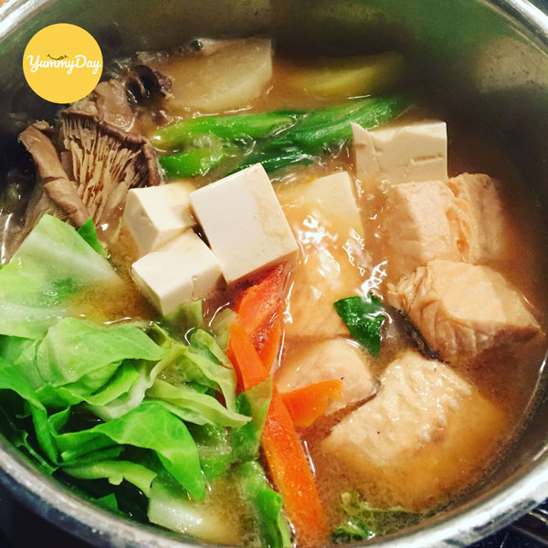 Lẩu cá hồi kiểu Nhật Bản ngon hấp dẫn