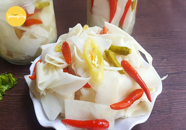 Nguyên liệu không thể thiếu măng chua rồi