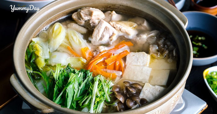 Cách nấu lẩu gà nấm ngon đậm đà hương vị cả nhà đều thích mê