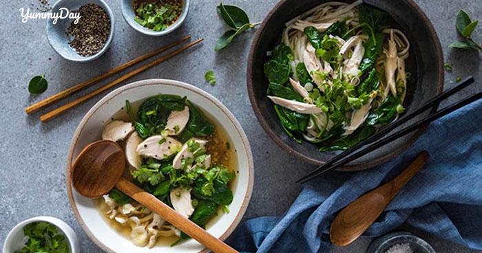 Cách nấu lẩu gà ngải cứu cho ngày cuối tuần thảnh thơi