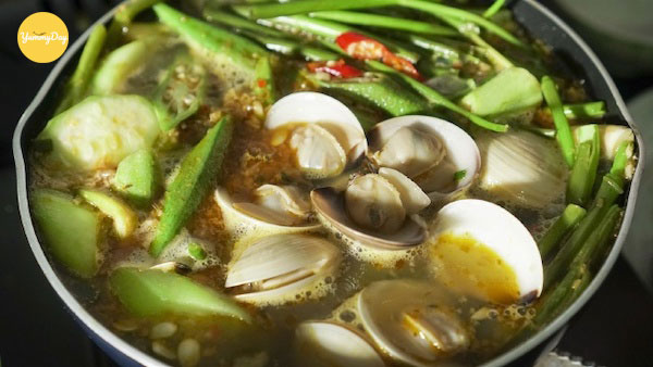 Cách nấu lẩu nghêu cũng rất đơn giản