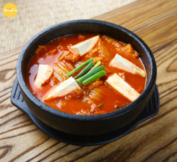 Thưởng thức món lẩu kim chi chay ngay nào!