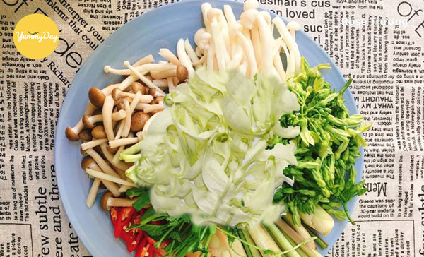 Rửa sạch và để ráo rau ăn lẩu
