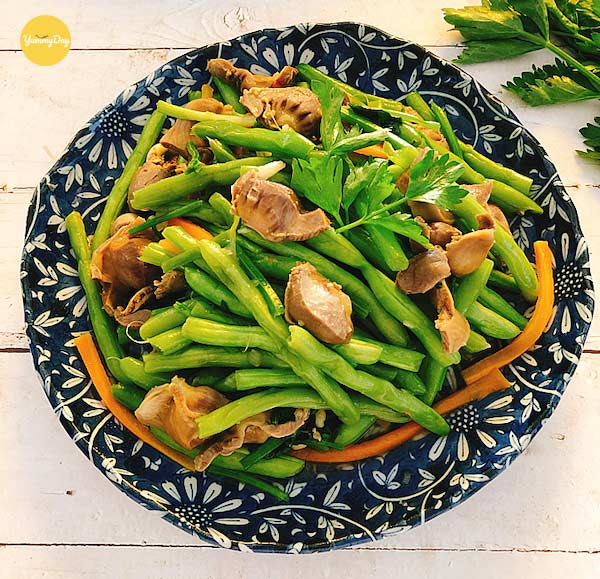 Lòng gà xào đậu que đầy bổ dưỡng