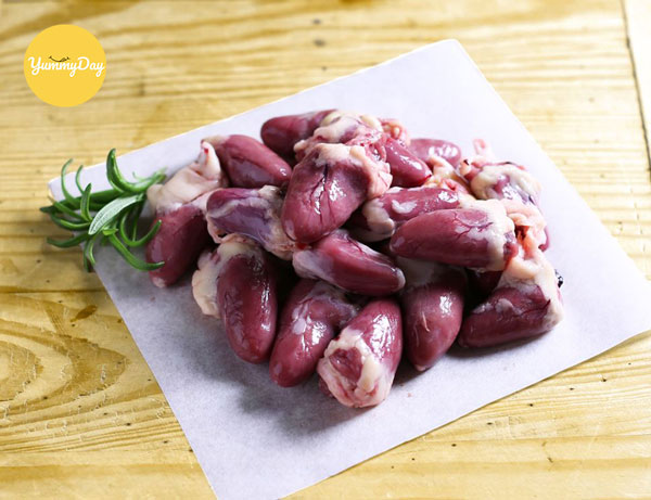 Nguyên liệu chế biến món lòng gà xào dứa