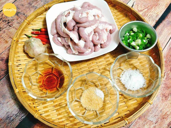 Nguyên liệu làm lòng heo chiên giòn