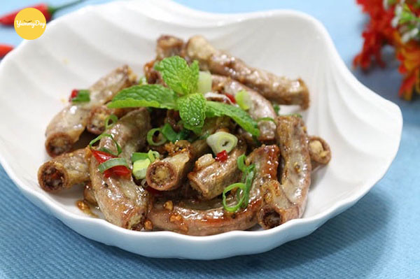 Lòng heo chiên nước mắm
