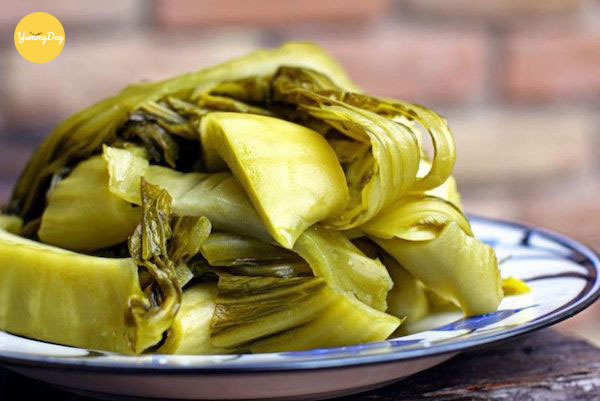 Sơ chế dưa chua