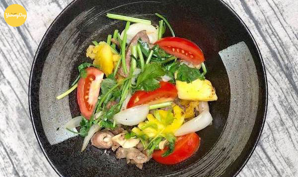 Món lòng heo xào chua ngọt thơm ngon