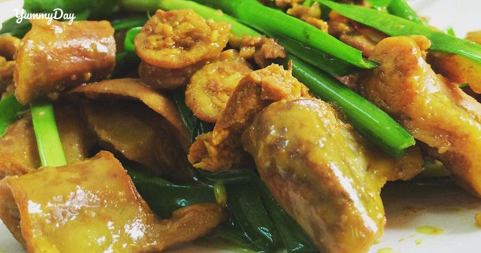 Cách làm lòng heo xào nghệ ăn là ghiền đậm chất miền Trung