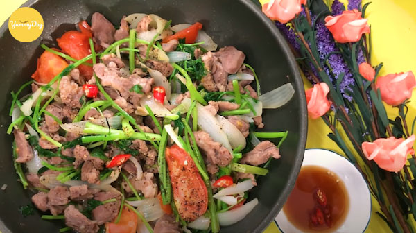 Lưỡi heo xào rau củ - một sự kết hợp đáng kỳ vọng