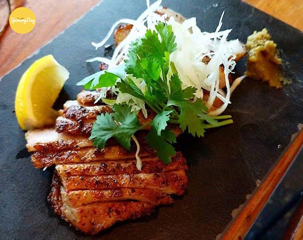 Thành phẩm món má heo nướng kiểu Thái