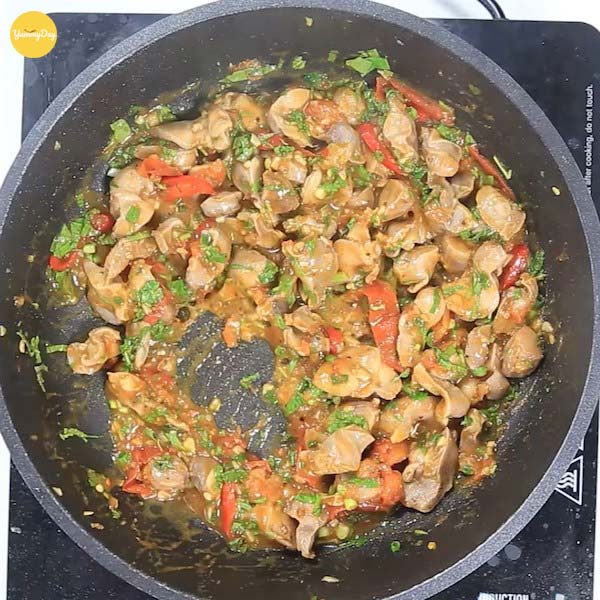 Xào mề gà và cà chua