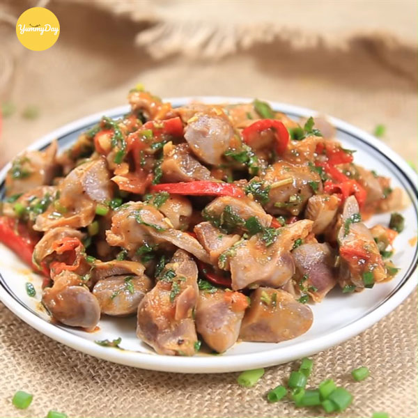 Mề gà xào cà chua ngon tuyệt cú mèo