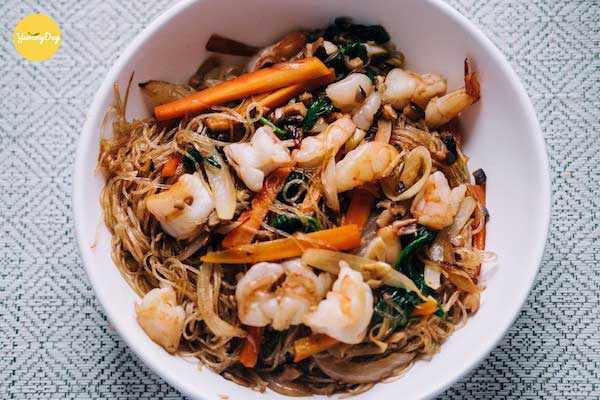 Miến xào tôm thơm ngon, giòn dai