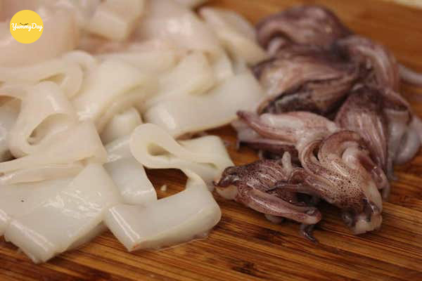 Mực sau khi đã thái và rửa sạch