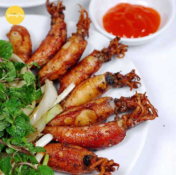 Món mực chiên nước mắm không được bỏ qua