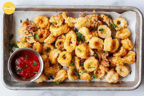 Mực chiên xù ăn kèm tương ớt là số 1