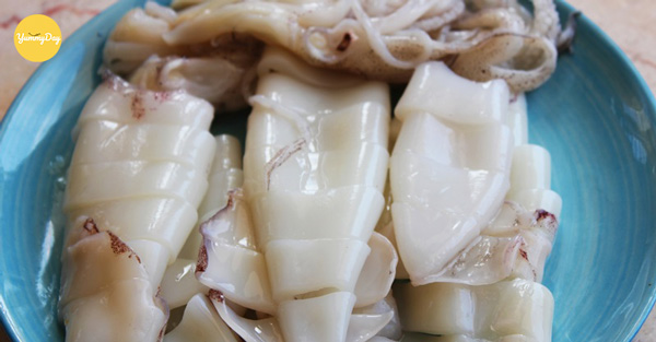 Sơ chế mực sạch sẽ
