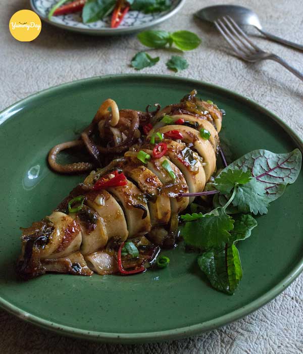 Mực nhồi thịt chiên nước mắm