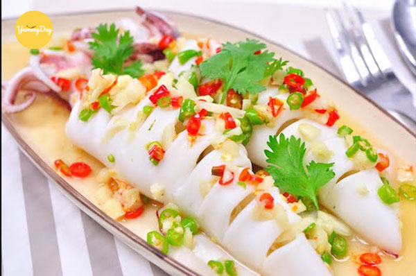 Công thức làm mực hấp nước dừa vô cùng đơn giản