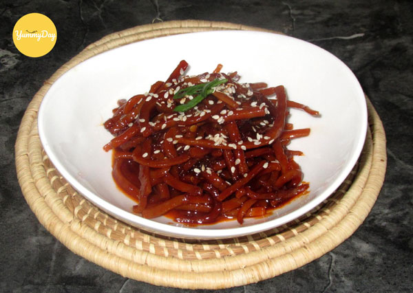 Món mực khô xào chua ngọt hoàn thành