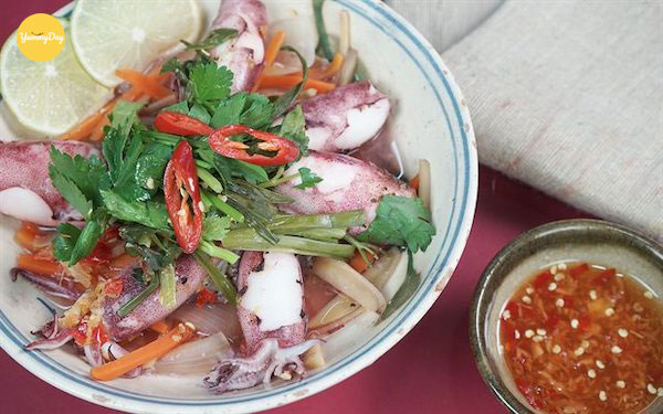 Mực trứng hấp gừng sả bắt mắt