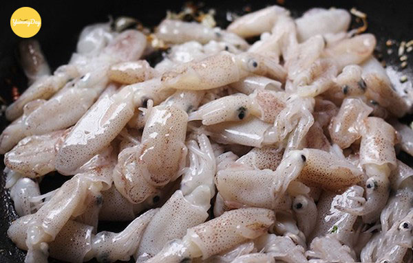 Xào mực trước