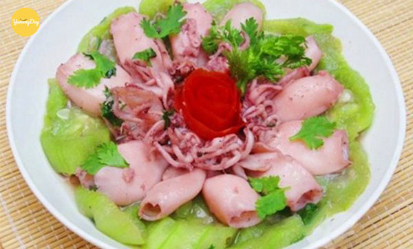 Bắt tay vào làm mực xào mướp ngay nào!