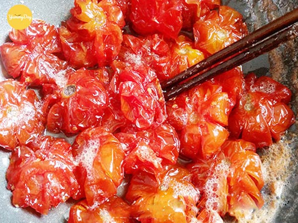 Tiến hành sên mứt cà chua