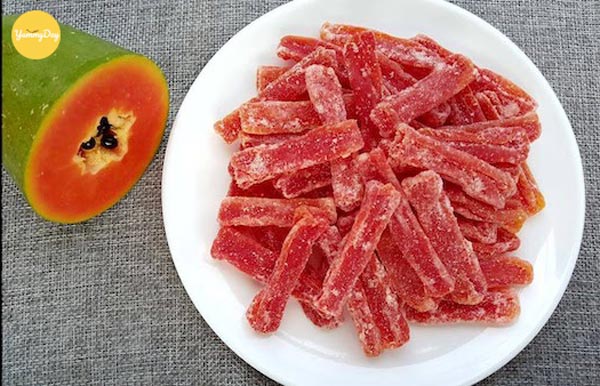 Mứt đu đủ chín với màu sắc rất bắt mắt