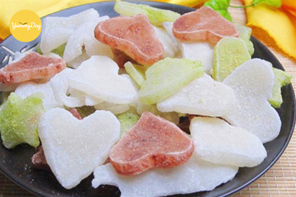 Những miếng mứt dừa dai ngon sẵn sàng thưởng thức