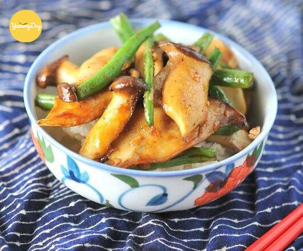 Nấm bào ngư xào tỏi thơm phức