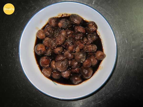 Thưởng thức món nấm rơm kho tiêu chay thơm ngon