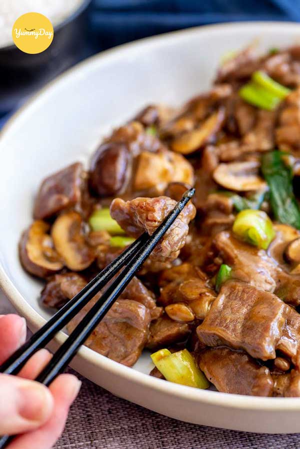Nấm rơm xào thịt bò thành phẩm